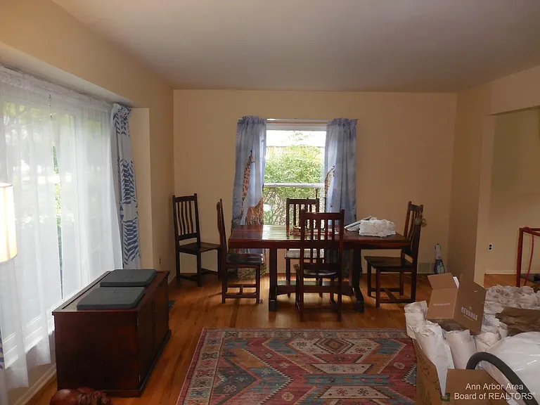 3253 Lockridge Dr — Photo 3