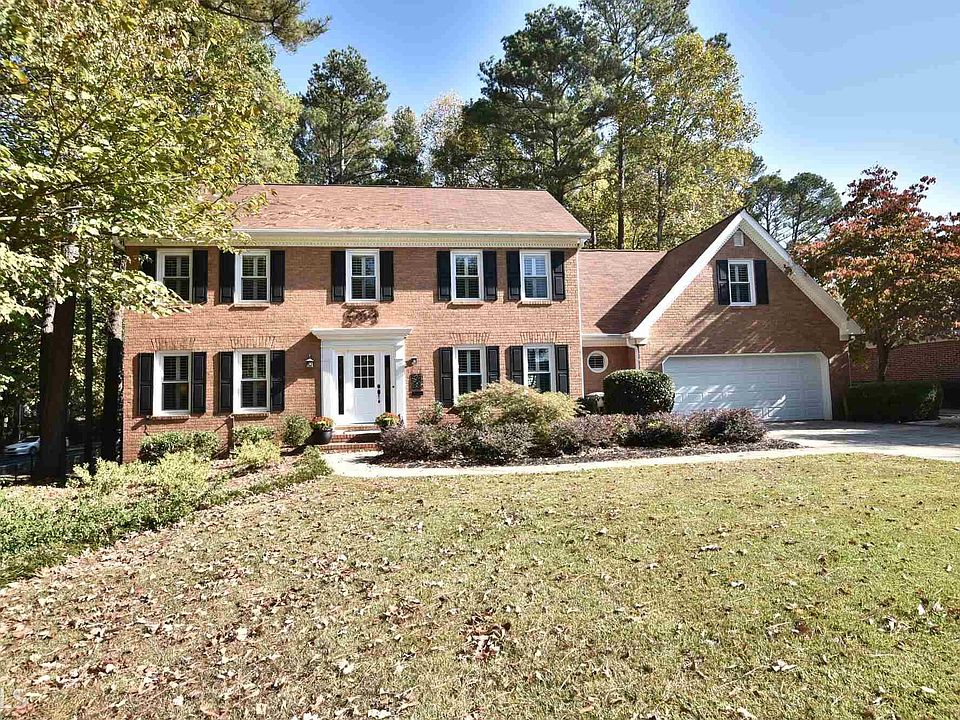 1st image of 826 Foxfire Dr