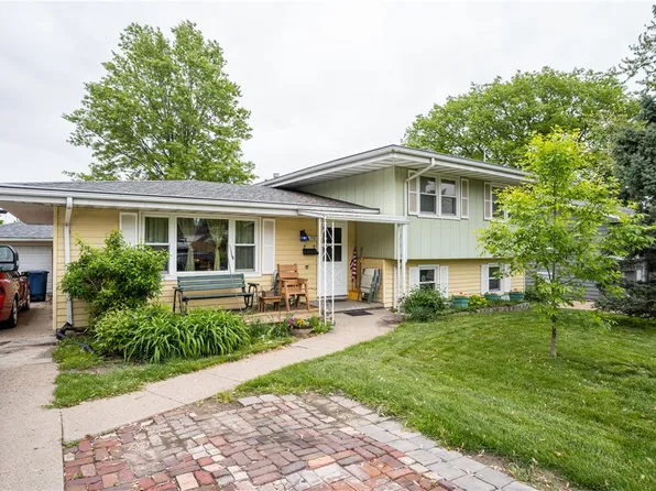 2716 Hull Ave, Des Moines, IA 50317