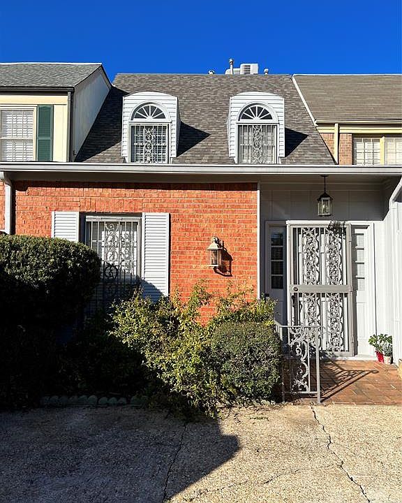 1st image of 2919 Canterbury Ct #1