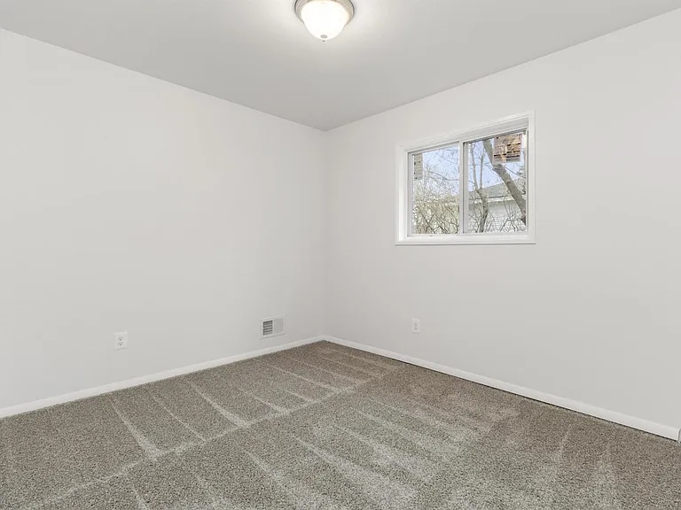 946 Fairview Ave — Photo 11