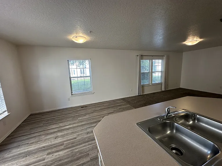 114 Davis Ave #102 — Photo 17
