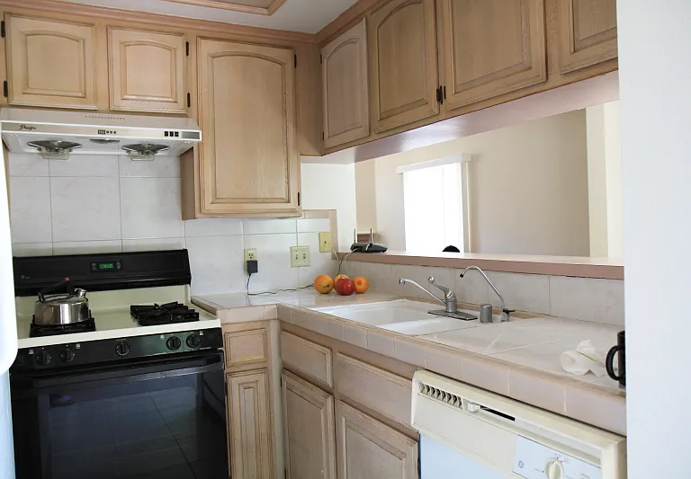 5542 Sultana Ave — Photo 5