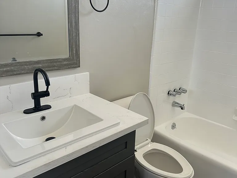 14014 Doty Ave #2 — Photo 3