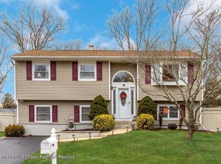 35 Wilson Dr, Howell, NJ 07731