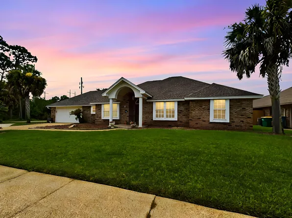 2 Tanglewood Cir, Fort Walton Beach, FL 32547