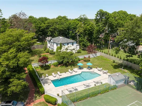 364 Bellevue Ave APT Ch101, Newport, RI 02840