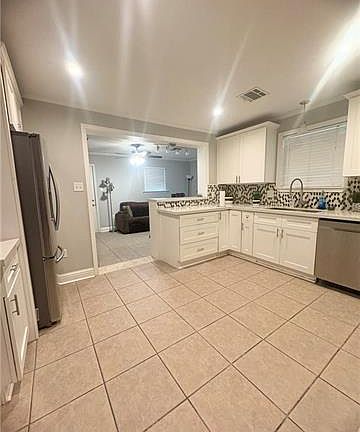 3rd image of 4509 Young St