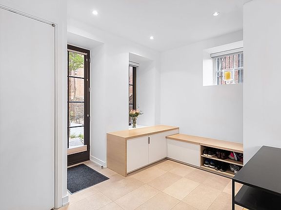2nd image of 401 Hicks St APT B1a