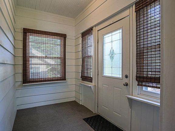 4th image of 3015 Sewell St