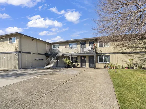 Rogers Ln, Gilroy, CA 95020