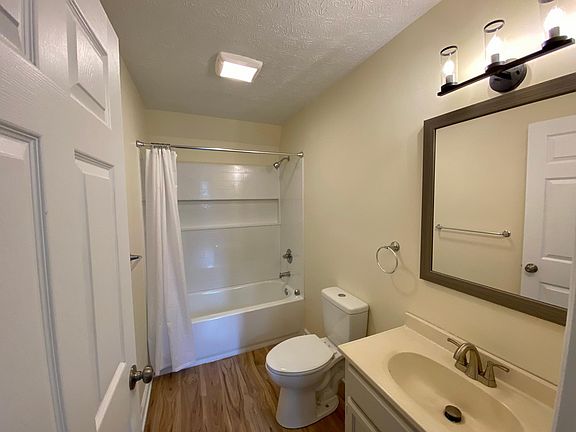 5th image of 209 Dorcee Ln