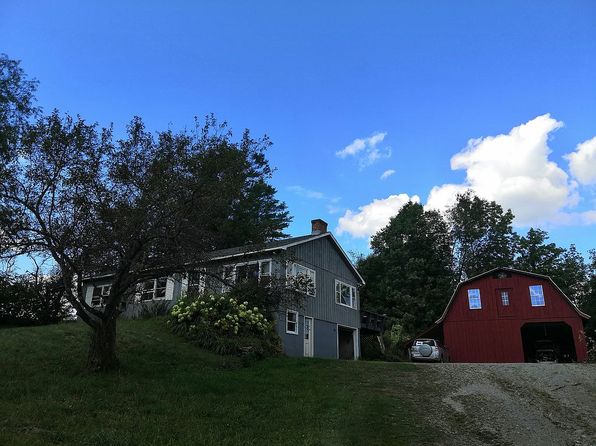 135 Overlook Dr, Londonderry, VT 05148