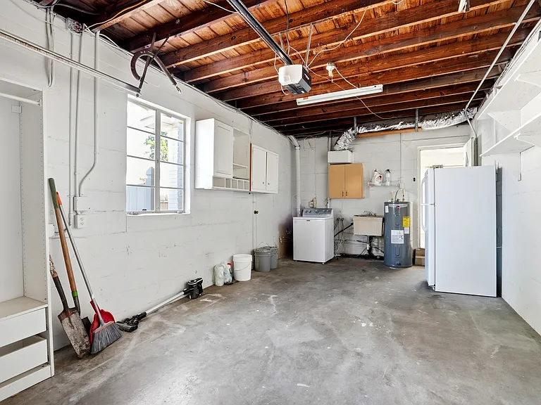 4004 W Watrous Ave — Photo 18