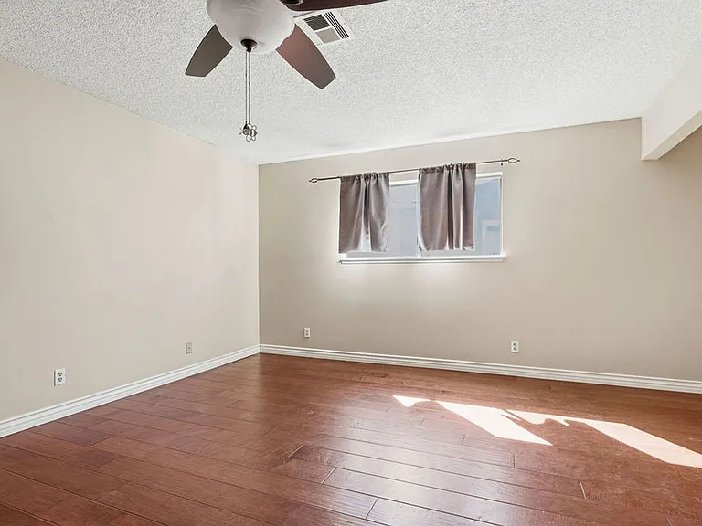 4561 Paseo El Rio Dr — Photo 26