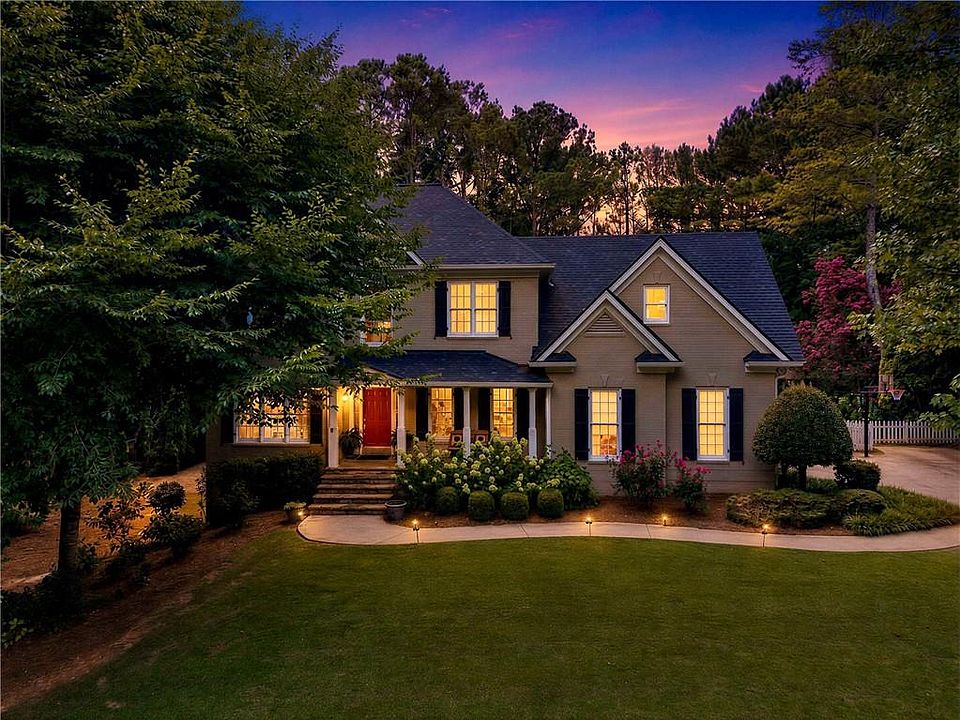 1st image of 4770 Hamptons Dr