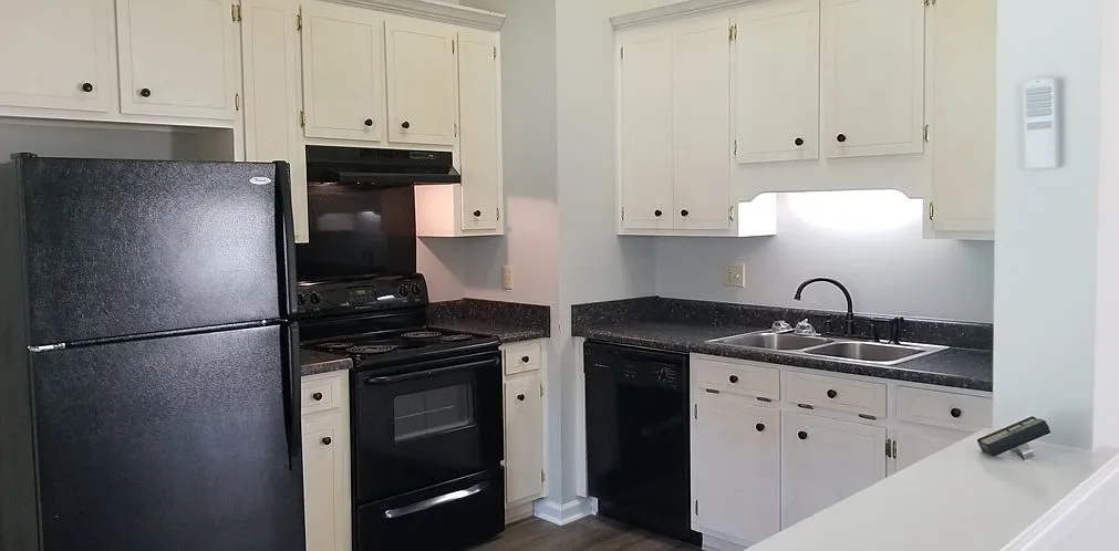 3 bed, 1257 sqft, $1,525 — Photo 2