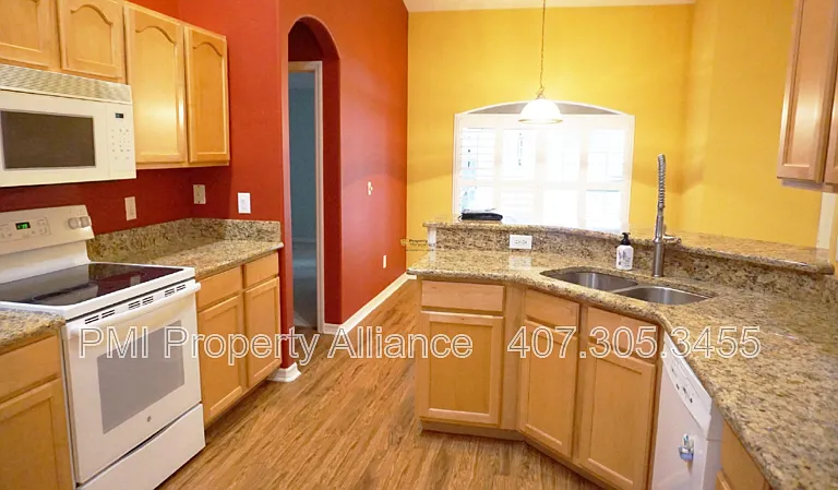 1521 Parkglen Cir — Photo 23