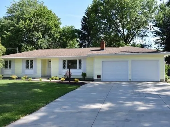 1063 Columbus Cir S, Ashland, OH 44805