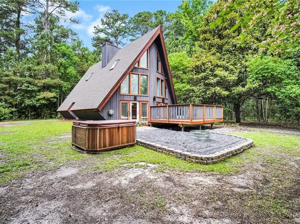 1771 Grove Point Rd, Savannah, GA 31419