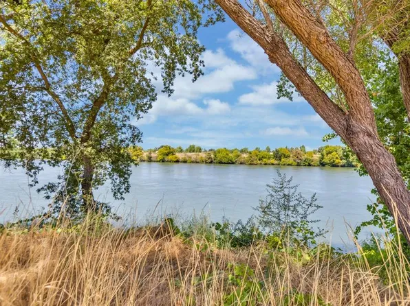 635 Brickyard Dr, Sacramento, CA 95831