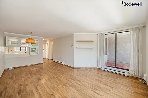 1080 Broughton St Photo 1