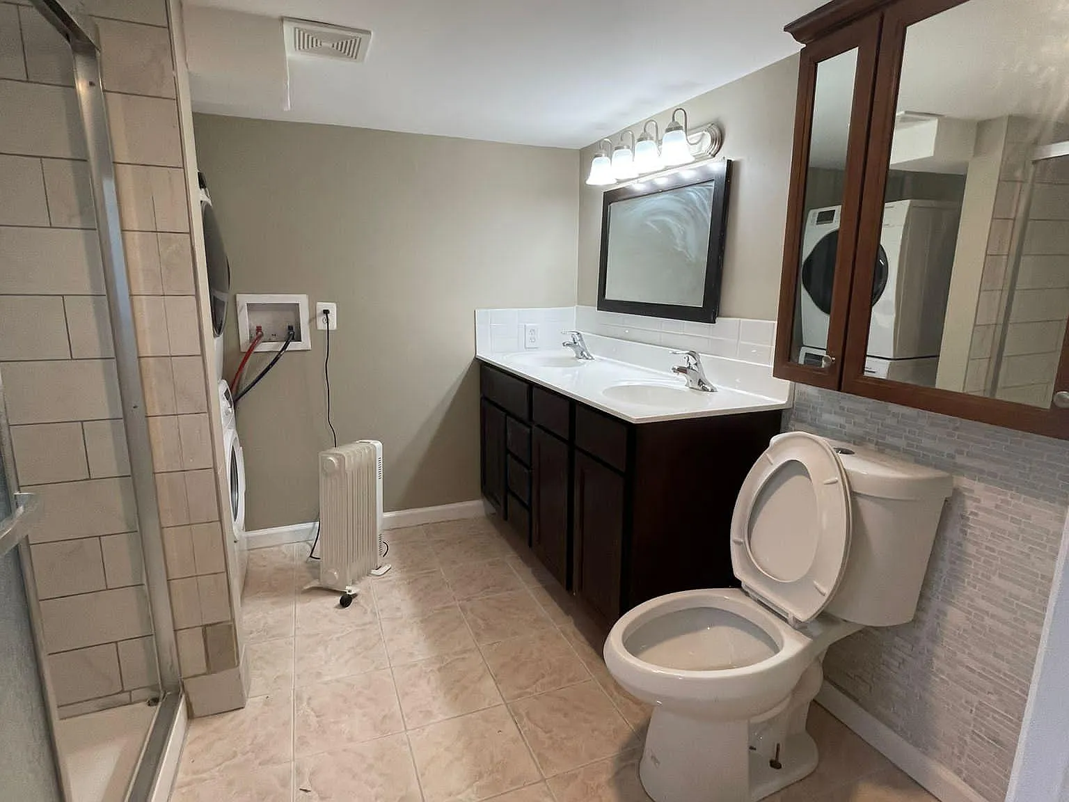 2 bed, 2000 sqft, $1,800 — Photo 2