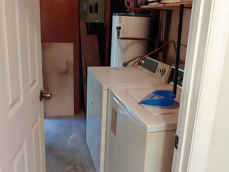 1532 Eleanor St — Photo 9