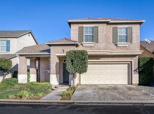 673 W Fontaine Ln, Clovis, CA