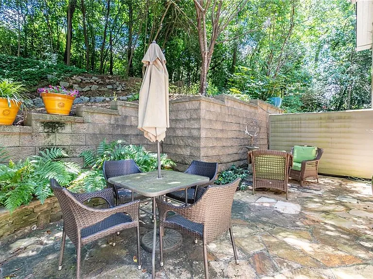 1421 Hillpine Ln NE — Photo 24