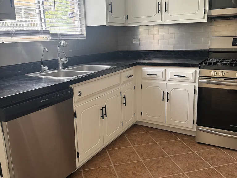 9 E Fernwood Dr #9E — Photo 5