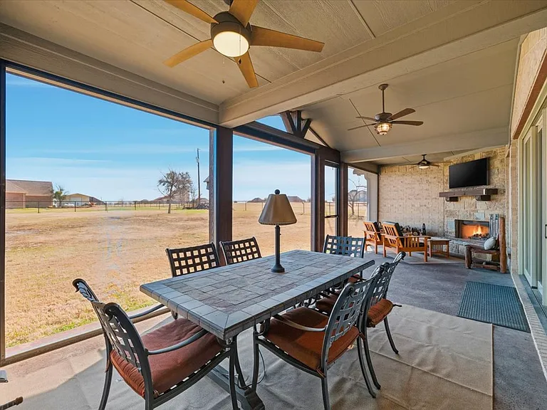 570 S Point Ct — Photo 37