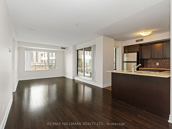 4th image of 253 S Park Rd #308