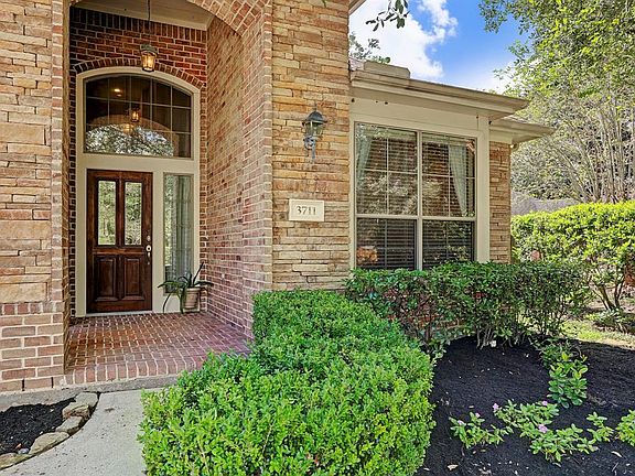 Freshly manicured landscaping.