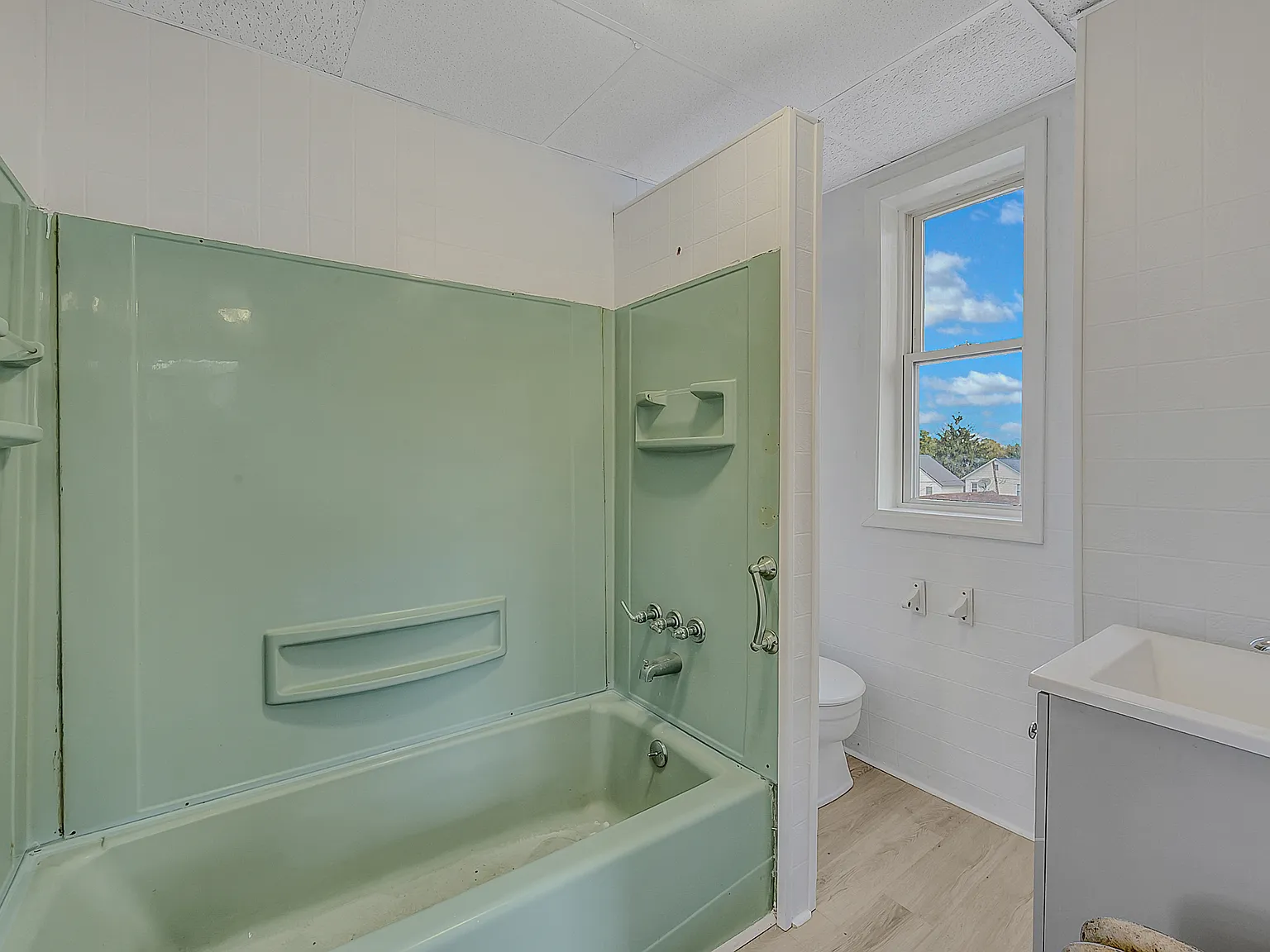 3 bed, 1200 sqft, $1,199 — Photo 4