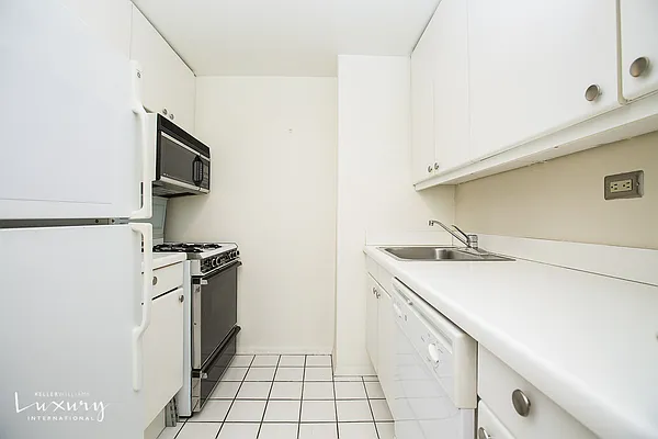 Rented by Keller Williams NYC | media 13