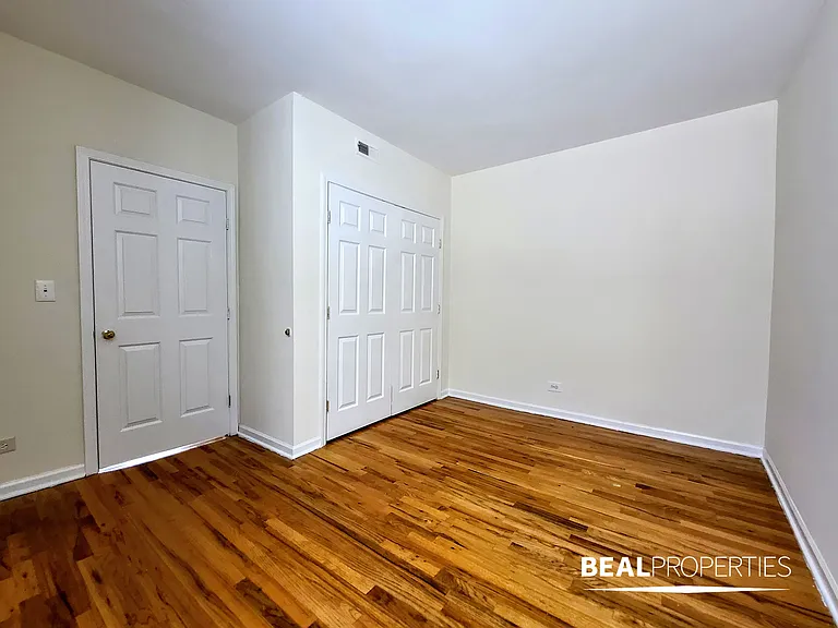917 W Dakin St — Photo 27