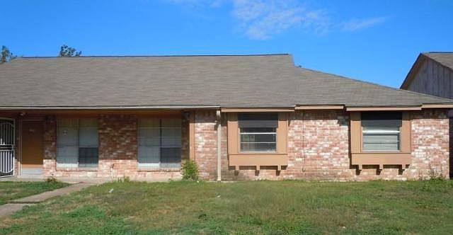 2nd image of 12744 Shannon Hills Dr