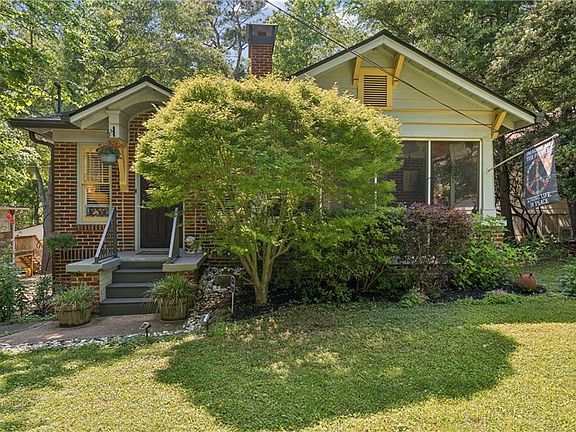 2nd image of 983 Alloway Pl SE