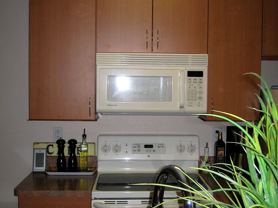 Kitchen 42' cabinets