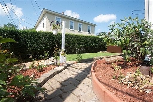 1st image of 25 Elm St S #1