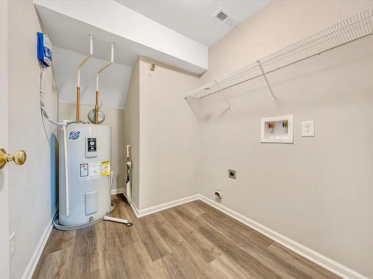 6852 Woodcreeper Dr — Photo 19