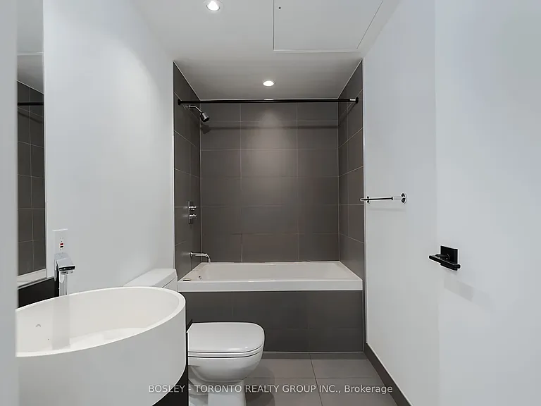 60 Colborne St #214 — Photo 27