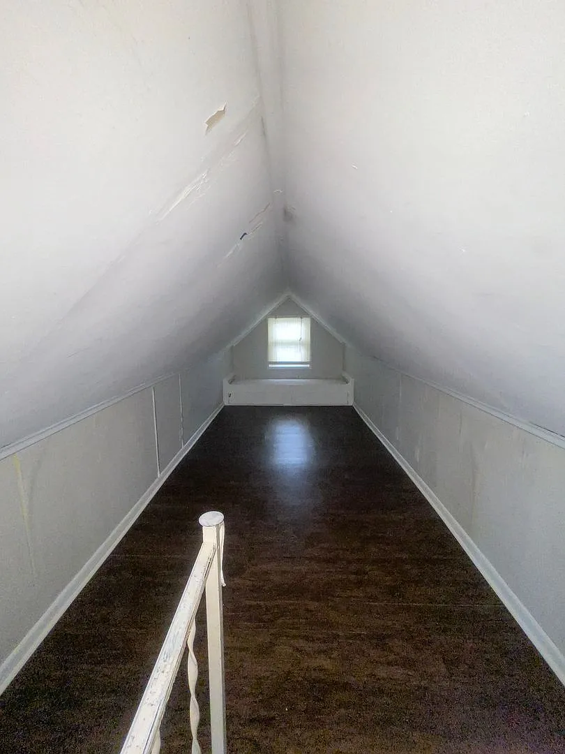Close to Campus — Photo 4