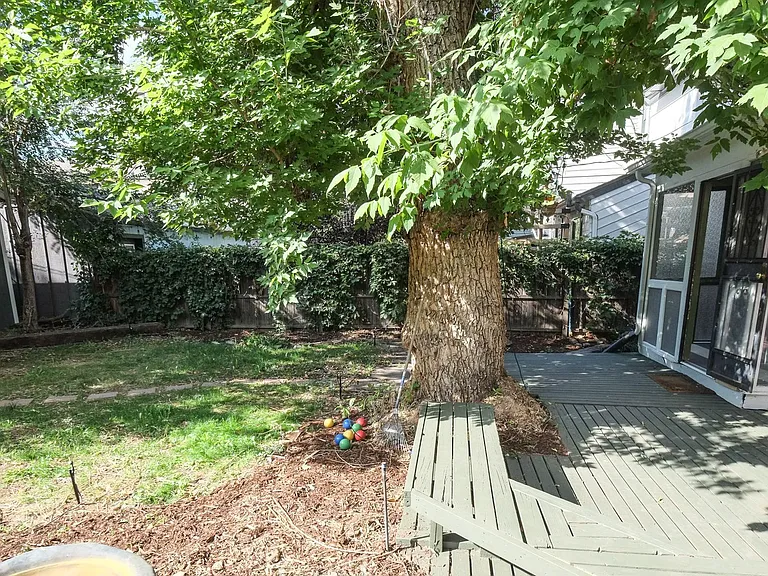 1535 N Saint Paul St — Photo 22