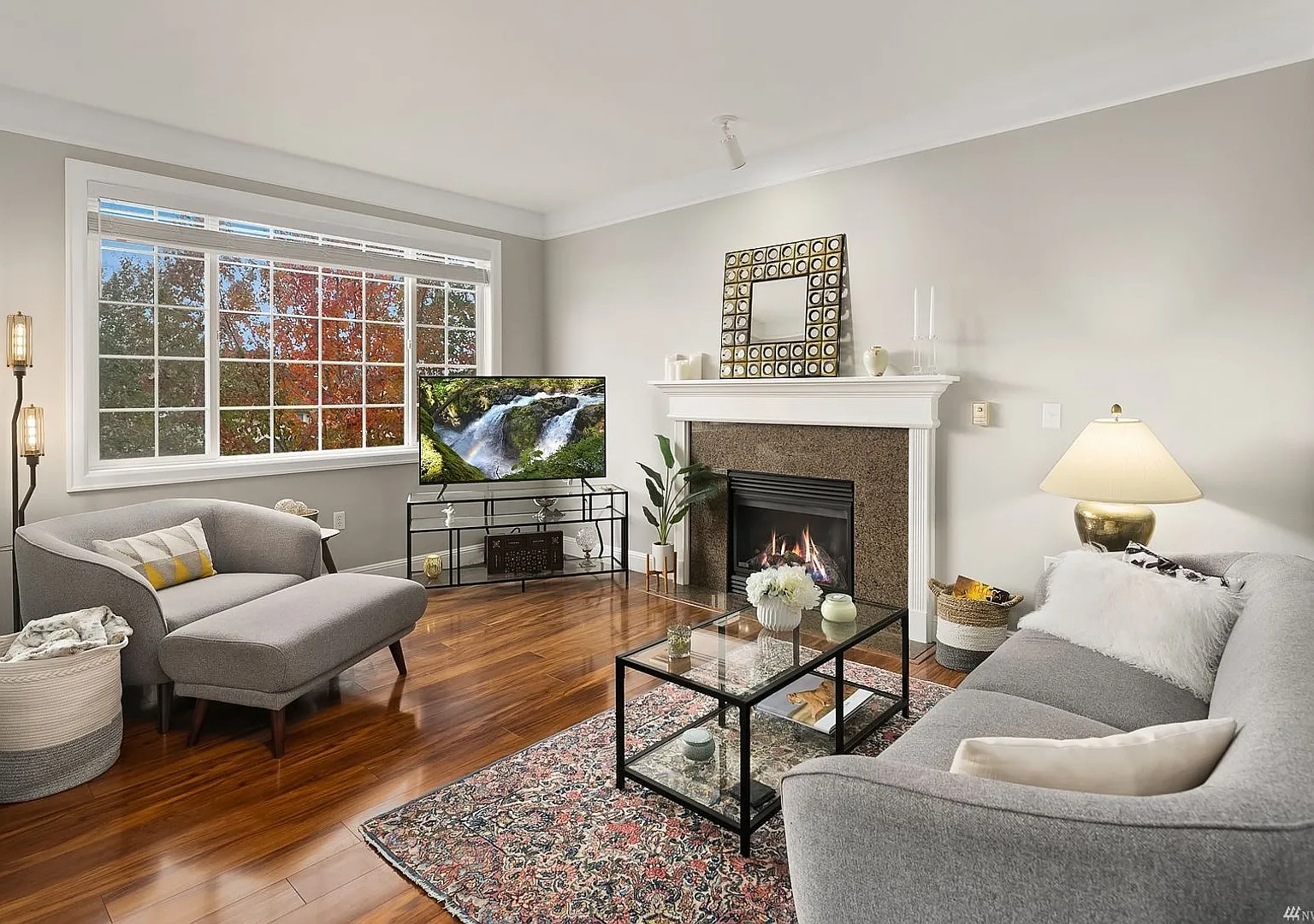 Renton/Talbot area 3 storyTownhome in gated community! 3 bedroom 3.5 bathroom. Available NOW!! — Photo 4