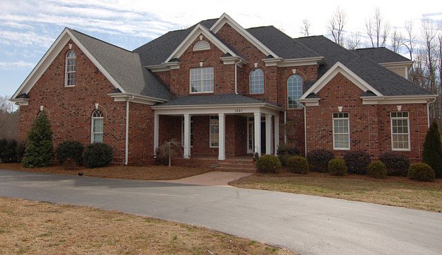 1st image of 1021 Zachary Ln