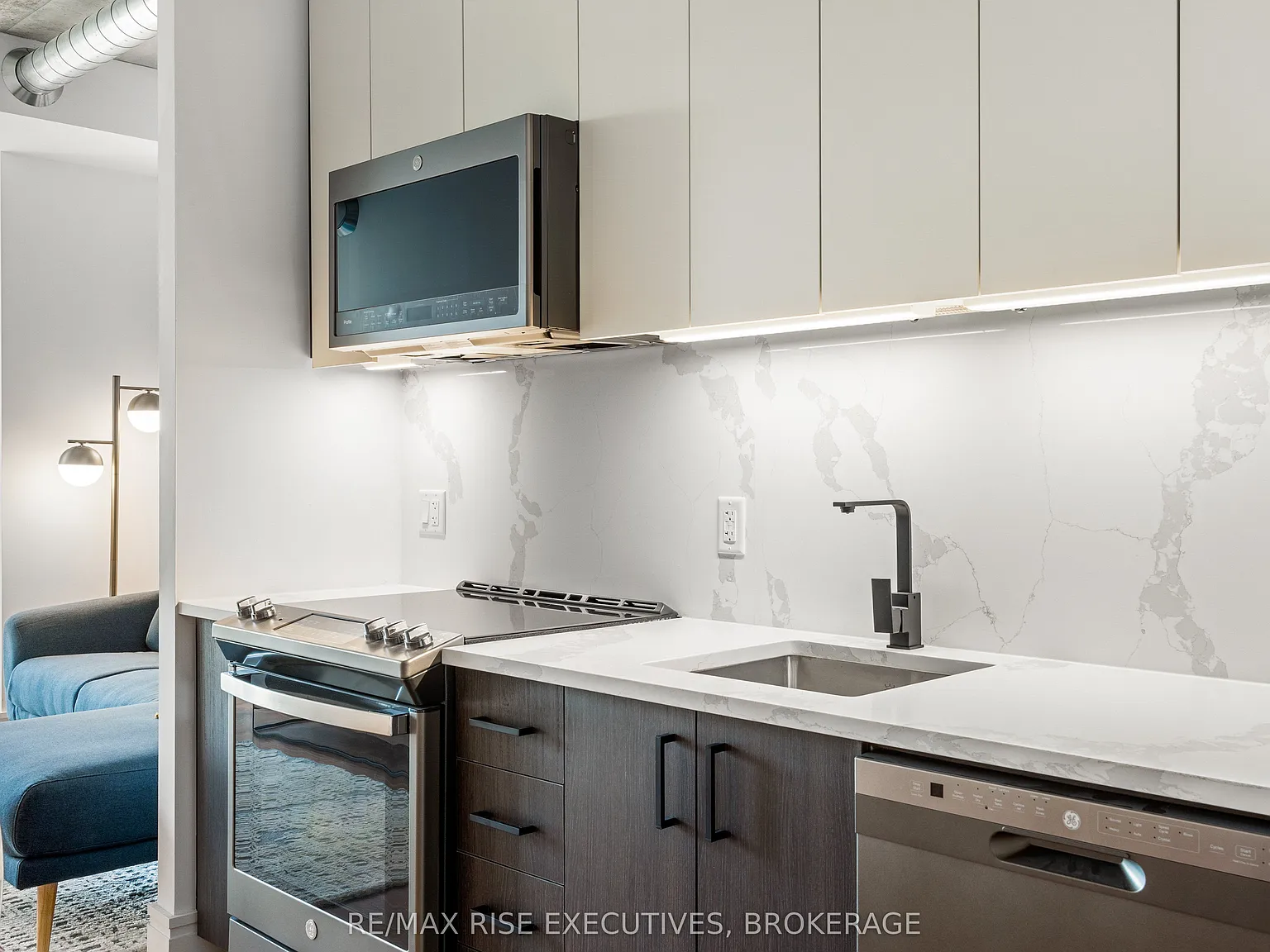 2 bed, $2,835 — Photo 4