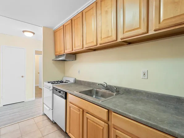 225 Saint Pauls Avenue 1S image 3 of 28