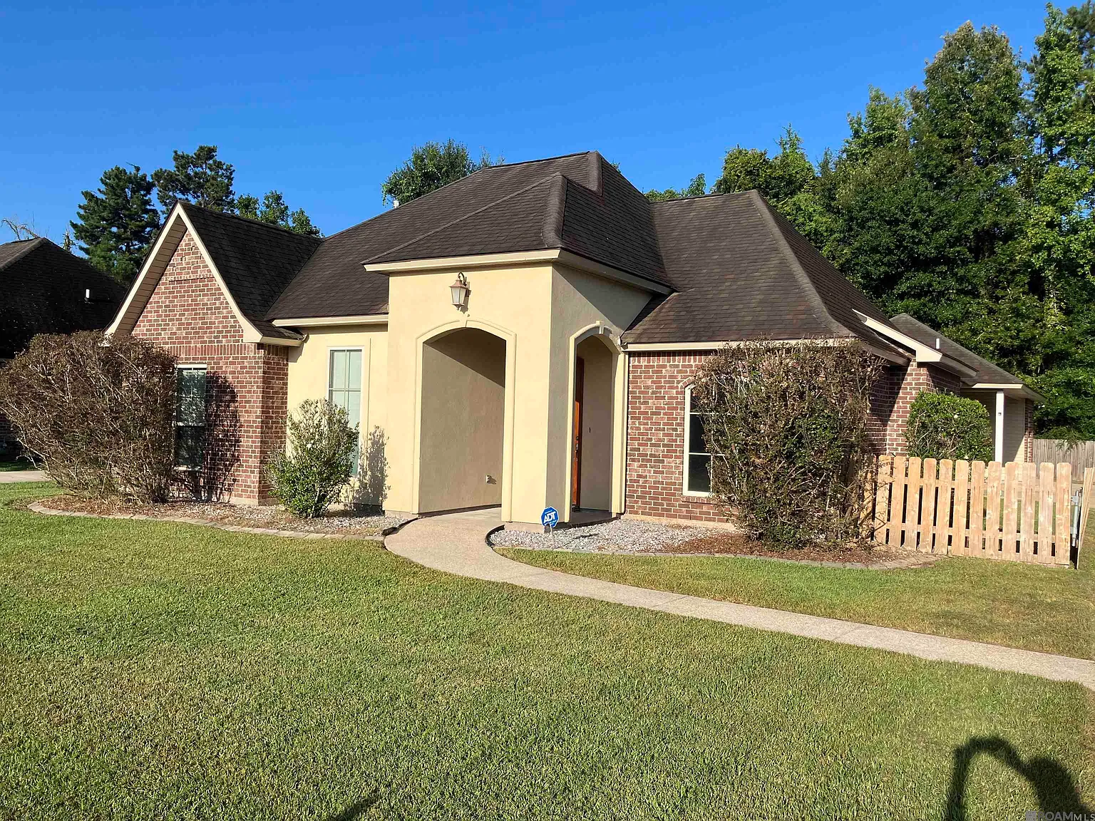 3 bed, 1738 sqft, $1,950 — Photo 1